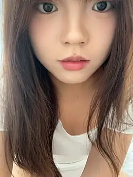 Youbaby-Love - 爸爸用精油帮妹妹揉胸想要变大