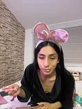 Lucyjoi - please undress and touch yourself a litt