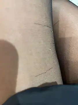 HoneyNana2000 - Let take off my underwear in the cf🫣🫣