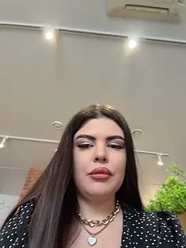 AmelliaDiamond - To caress pussy through panties 🔥