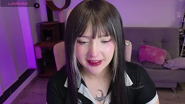 KuroChan420 - topples dances
