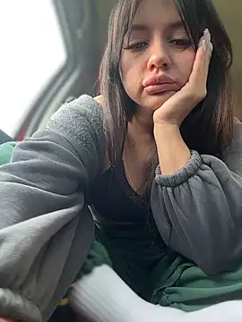 JulliaVegas - 2 fingers in pussy