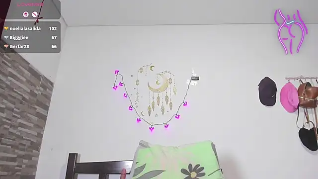 Lustlunna - Free my tits and my pussy