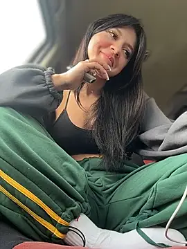 JulliaVegas - 2 fingers in pussy