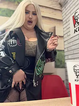 Eliaden - SHOW NAKED TITS IN PUBLIC🥵AROUND PEOPLE
