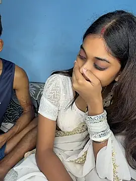 Sweet-priyaa - Bob in ice