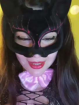 Conejita69n_n - Juego con mis pezones? 🔥