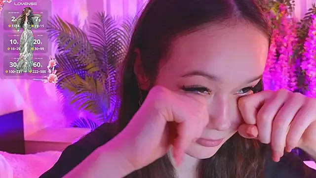 KaraParsons - 💕suck nipples💕