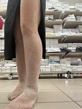 AdelRich - Show tits in store