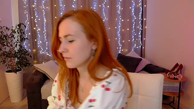 LeonaFoxx - Suck Finger