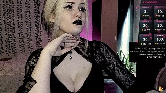 Strawberry_elfcat - hand bra
