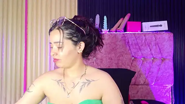 Mia_lopez_1 - open your pussy with your hands+zoom