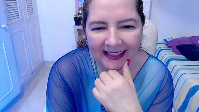 Leonela_69 - mommy is horny come play with me