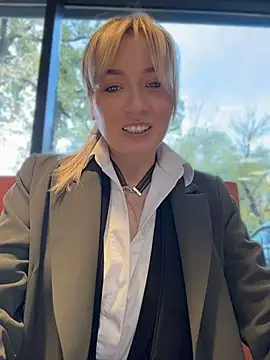 Crazy-Rosa - Hi guys 💋play with my pussy💋
