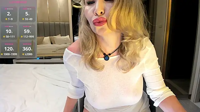 Jolie_Ozolla - topless