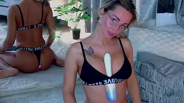 IsabelleEthan - Tease me with your boobs 👀😜