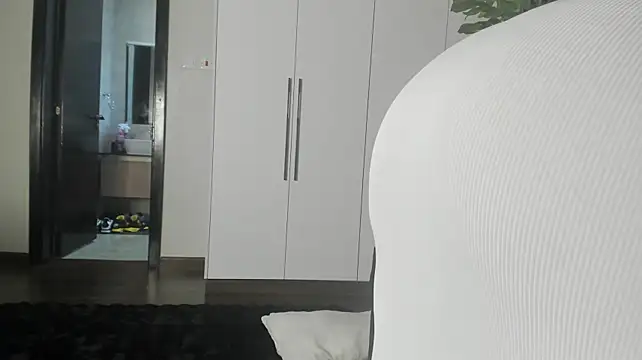 Naughty_bigass - cum show