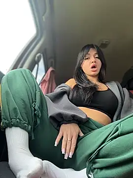 JulliaVegas - 2 fingers in pussy