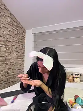 Lucyjoi - please undress and touch yourself a litt