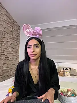 Lucyjoi - please undress and touch yourself a litt