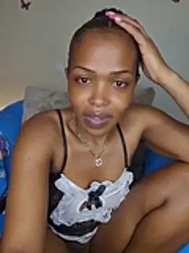 Cum-Quin - 4 fingers in pussy squirt and drinks💦