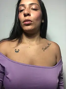 Viiancaa_ - Show Ass, 2 Fingers💜