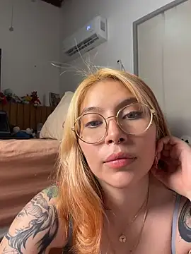 YunoRose_ - fingers in my pussy