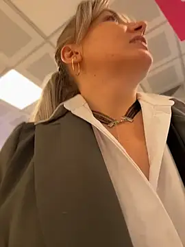 Crazy-Rosa - Hi guys 💋play with my pussy💋