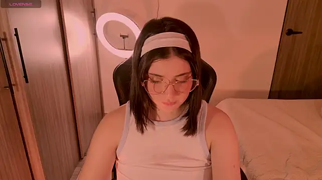 KaylaCollinsX - insert the Head of the dildo in anus.