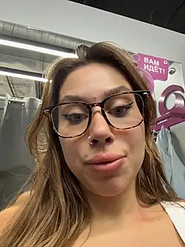 Jucie_Boom - RISKY BOOBIE FLASH IN SHOESHOP😳🤫