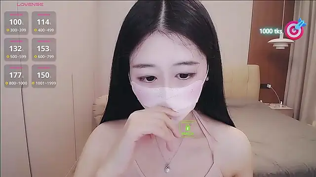 CN-xiaofei - 换上比基尼+按摩乳房