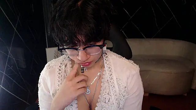 Lili_Gomez_ - PLUG IN MY ASS