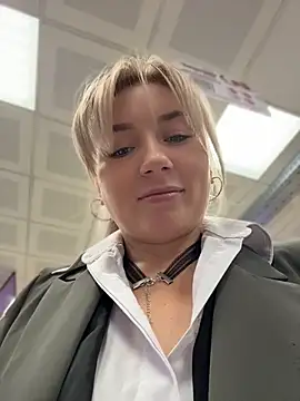 Crazy-Rosa - Hi guys 💋play with my pussy💋