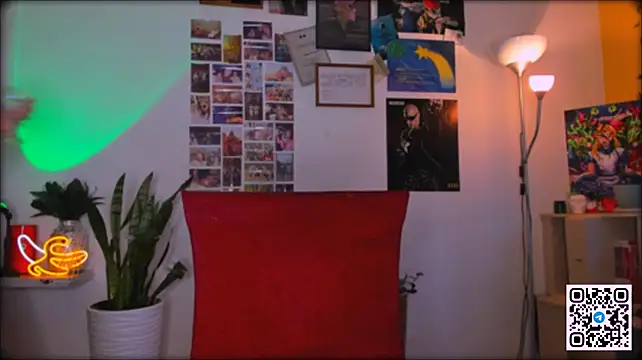 Nicole_matt - raise the top halfway