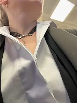 Crazy-Rosa - Hi guys 💋play with my pussy💋