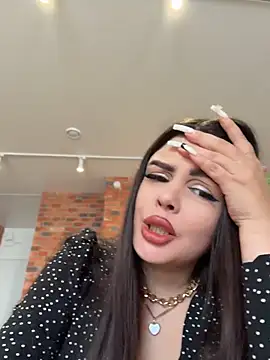 AmelliaDiamond - +caresses pussyOpen boobs