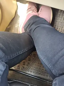 Lily-Darlling - Ass show without panty