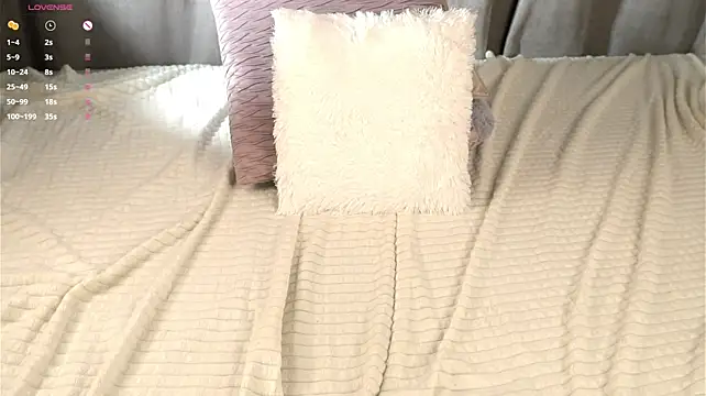 MonetLeitman - Seductive butt