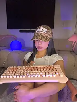 Emily-14 - flash boobs +cream