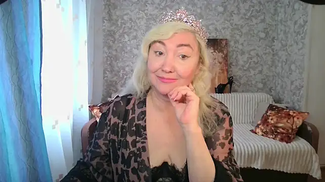 LadyKriss - spank your ass 3 times