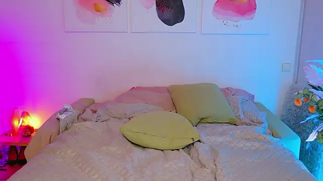 Ariana_Petite - touch his cock and balls🔥
