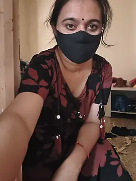 SpasyQueen69 - Olling my boobs