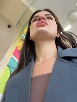 MiraReach - Masturbate pussy in public 💜
