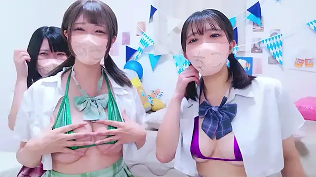 841_yayoi - 四つん這いからのスカートぽい💛