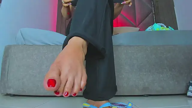 BriaConner_ - Choose my foot position