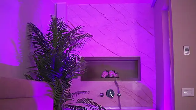 EvaMorreti - Play with my pussy + 3 min toy control