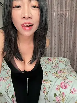 Luluyaa - 看乳房