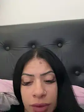 Belababyy - Peladinha se masturbando
