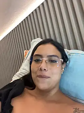 Lauren - Two fingers in my pussy