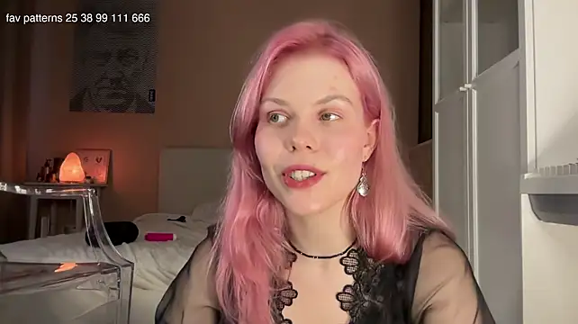 Ass_latte - finger my pussy in doggy
